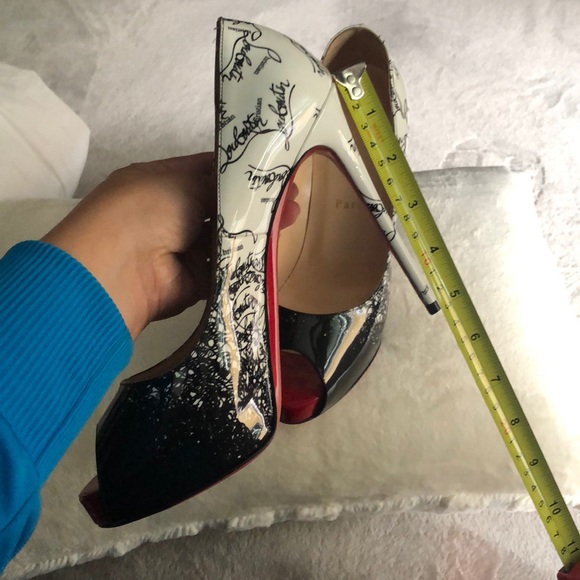 🖕🏽poshmark they kept my authentic shoes - Picture 6 of 6